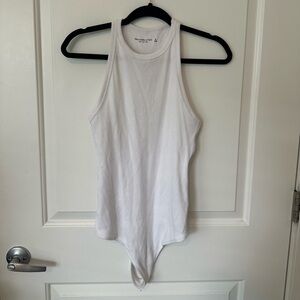 Abercrombie & Fitch White Ribbed Scuba Tank Bodysuit. Women's Medium